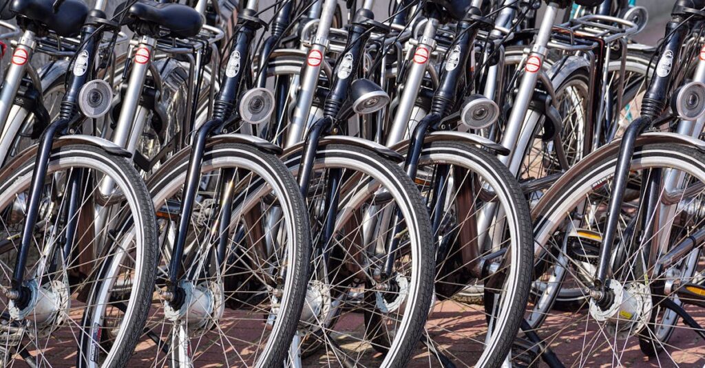 自転車の罰金支払いや反則金通知への対応方法をステップ形式で説明する図解