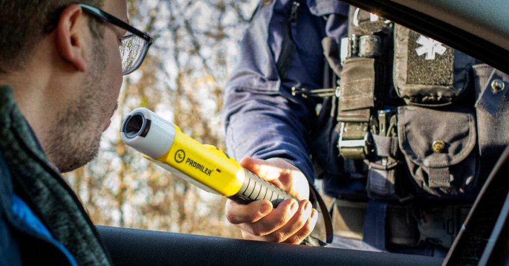 自転車が軽車両として扱われる道路交通法のルールと罰金の基本をわかりやすく解説する図解