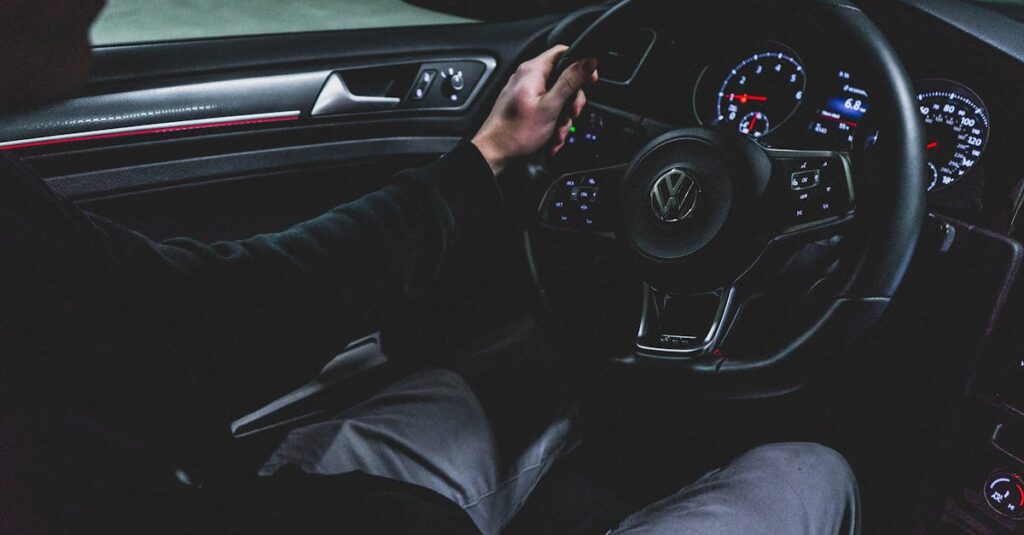 罰金を避けるための自転車安全運転と意識改革のポイントを図解した安全啓発イメージ