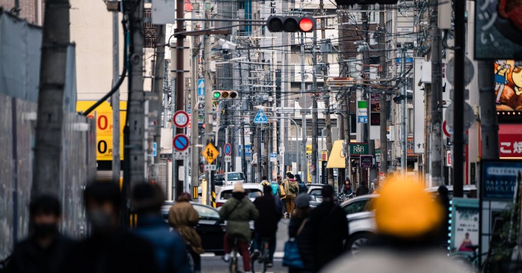 信号無視やスマホ運転など自転車の罰金対象となる代表的な違反行為を説明する図解