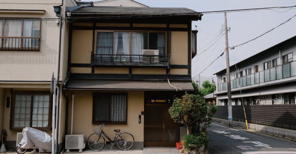 家庭で親子が一緒に自転車の安全ルールを学ぶ3ステップ教育を紹介するイメージ画像