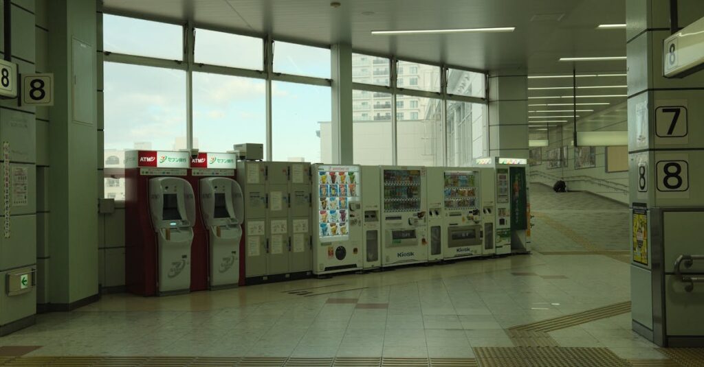 2026年4月から自転車にも青切符制度が導入され、違反には罰金が科されるようになる制度を説明するイメージ画像