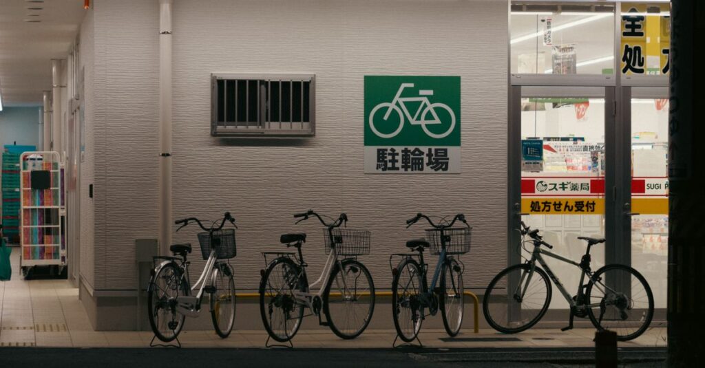 自転車青切符制度の今後の展望や社会の安全意識向上を示す未来志向のイメージ画像