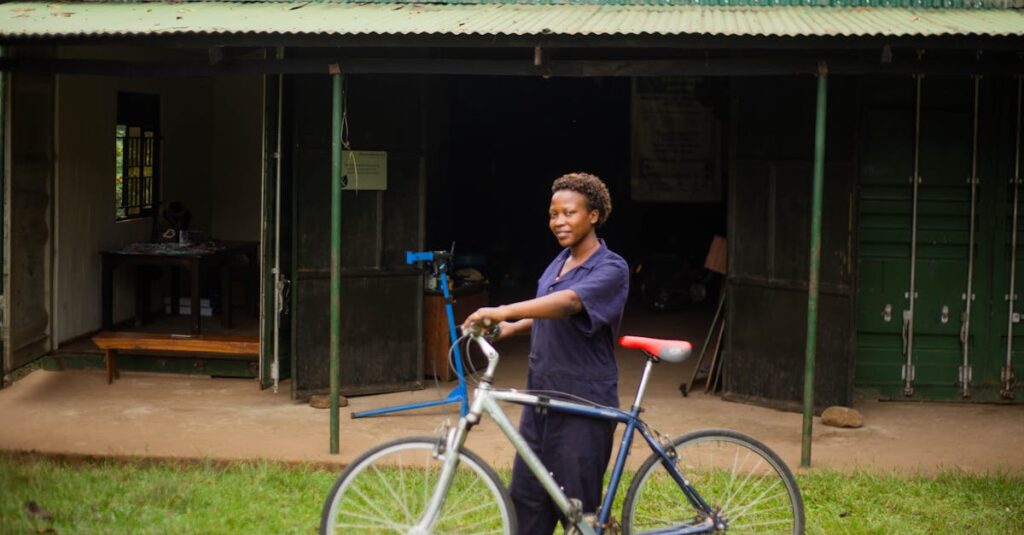 地域で開催される自転車マナー講習や親子安全教室の取り組みを紹介するイメージ画像