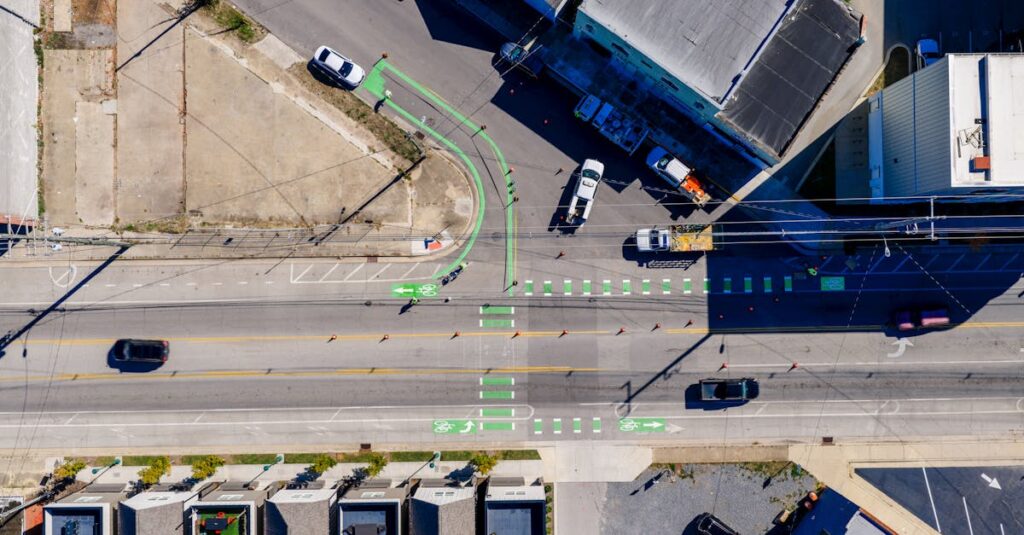 傘差し運転や歩道の逆走など軽微だが反則金の対象となる自転車違反を解説するイメージ画像