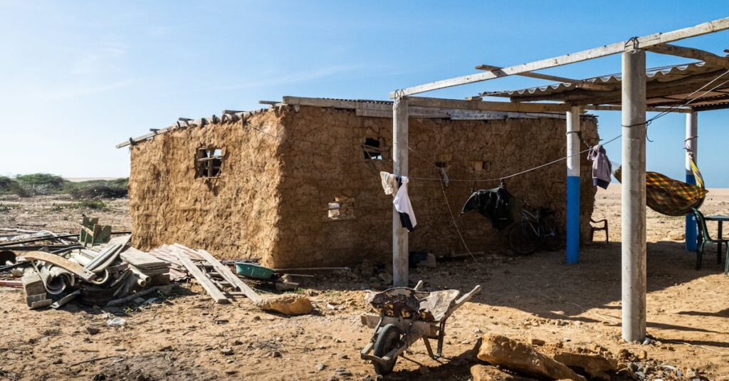 傘差し運転や歩道の逆走など軽微だが反則金の対象となる自転車違反を解説するイメージ画像