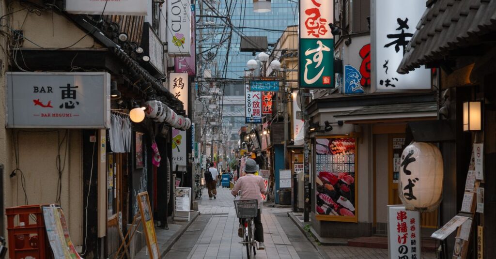 16歳未満は罰金対象外だが保護者の監督責任が問われる自転車ルールを解説する図