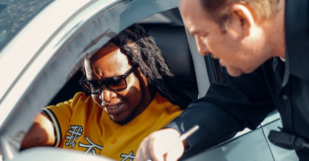 青切符制度と自動車の違いを比較し、自転車への適用を解説する図解イメージ